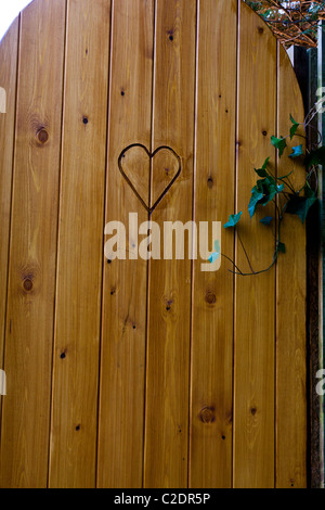 Garden Gate coeur design & Ivy Banque D'Images