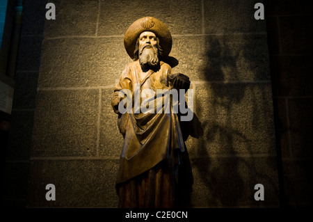 Statue de St James. La Cathédrale Notre Dame dans le Puy en Velay. Région d'Auvergne, France. Banque D'Images