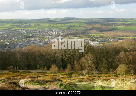 Vue sur la ville de Otley Otley Chevin, printemps, West Yorkshire, Royaume-Uni Banque D'Images