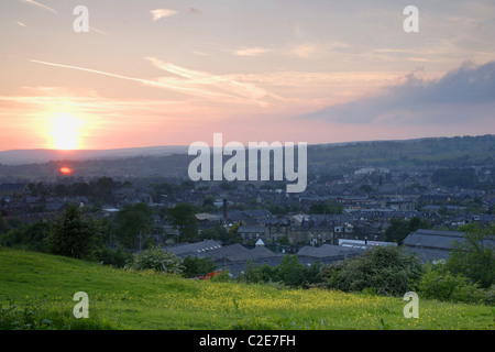 Vue sur Otley de Otley Chevin, été, UK Banque D'Images