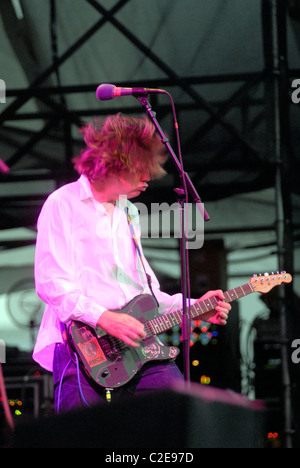 Sonic Youth effectue leur album 'Daydream Nation' en concert au McCarren Park Pool à Williamsburg, Brooklyn en 2007 Banque D'Images