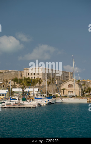 Bateaux amarrés au port de plaisance de l'arsenal de la Marine royale, Sandys Parish, l'Irlande, l'île des Bermudes. Banque D'Images