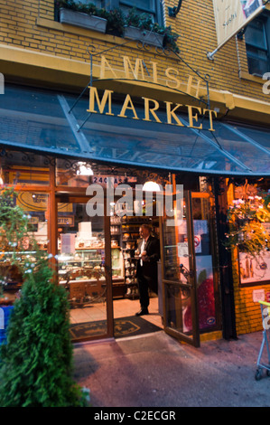 La devanture du magasin d'alimentation Amish Market au 240 East 45th Street à Manhattan, New York City, États-Unis. Banque D'Images