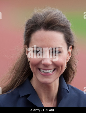 Catherine Middleton visites Blackburn dans le Lancashire quelques semaines avant son mariage avec le Prince William à Londres Banque D'Images