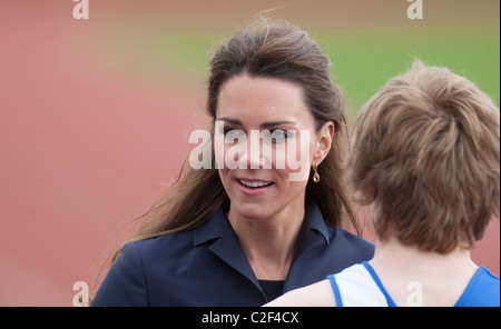 Catherine Middleton visites Blackburn dans le Lancashire quelques semaines avant son mariage avec le Prince William à Londres Banque D'Images