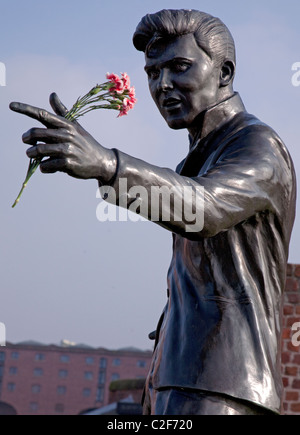 Statue de pop star Billy Fury, Liverpool, Angleterre Banque D'Images