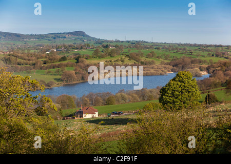 Royaume-uni, Angleterre, Staffordshire, poireau, Rushton, Rudyard Spencer Lake, avec Bosley derrière Cloud Banque D'Images