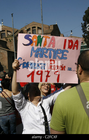 Rassemblement contre la précarité des conditions de travail dans les conditions des contrats d'emploi Rome Italie 2011 Banque D'Images