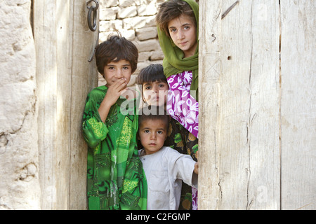 Les enfants qui ont perdu leur mère et deux frères et sœurs, Kanam, Afghanistan Banque D'Images