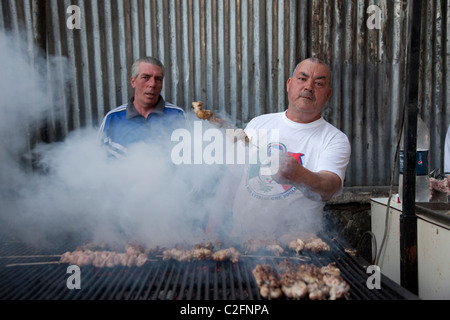 Stigghiola la cuisson par le côté de la route de Palerme Sicile Banque D'Images