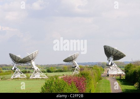 Les télescopes radio à l'Observatoire de Radioastronomie Mullard, Lords Bridge, Barton, Cambridgeshire, Angleterre, RU Banque D'Images