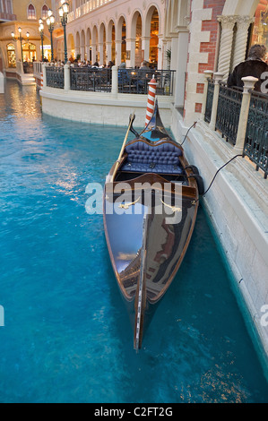 Une gondole sur le Grand Canal à l'intérieur du Venetian, Las Vegas Banque D'Images