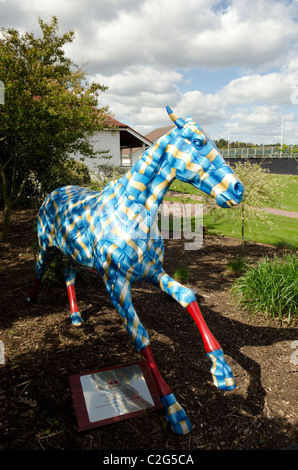 Statue d'un cheval présenté au Guards Polo Club par La Martina à l'occasion du bicentenaire de l'Argentine anniversaire Banque D'Images