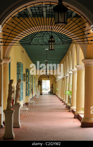 La Havane. Cuba. Portique dans le Convento de Santa Clara de Asis, achevée en 1644, La Habana Vieja / La Vieille Havane. Banque D'Images