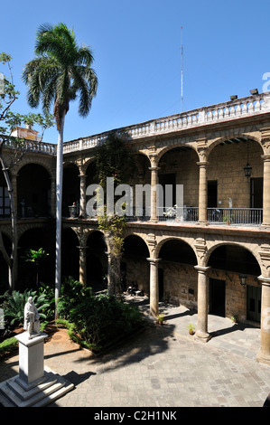 La Havane. Cuba. Cour du Musée de la ville, dans le Palacio de los Capitanes Generales, Habana Vieja / La Vieille Havane. Banque D'Images