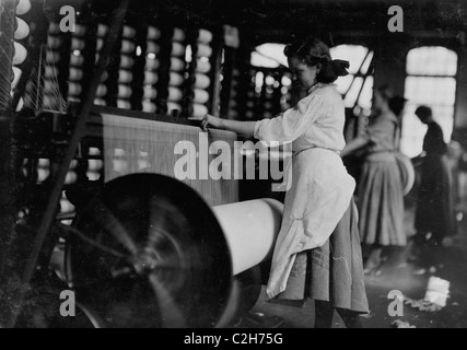 Lincoln les usines de coton, Evansville, Indiana Filles à machine à tisser ; warpers Banque D'Images