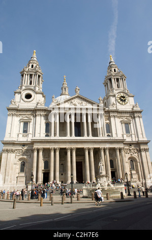 Angleterre Londres la cathédrale St Paul église ville Troglodyte architecture patrimoine chrétien Banque D'Images