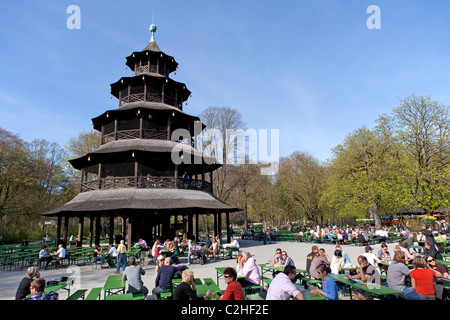 La Tour Chinoise, jardin anglais, Munich, Bavière, Allemagne Banque D'Images