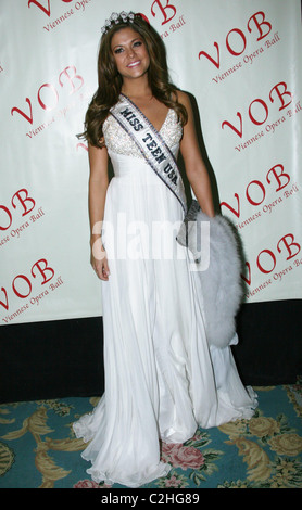 Miss Teen USA Hilary Cruz 2008 Opéra de Vienne à l'Hôtel Waldorf-Astoria Arrivées -- New York, USA - 25.01.08 Banque D'Images