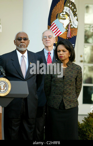 Le Dr John Jones, Sous-secrétaire américain de la Défense, Gordon England, et la secrétaire d'État des États-Unis, Condoleezza Rice, le président des États-Unis Banque D'Images
