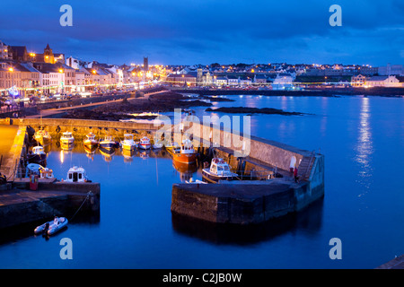 Portstewart au crépuscule, Derry, Irlande du Nord. Banque D'Images