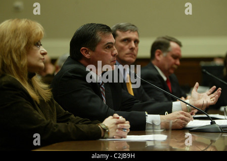 Ann Marie Cisneros, Robert West, Robert Ekey et Douglas Loveland l'énergie et le commerce les oublis et enquêtes Banque D'Images