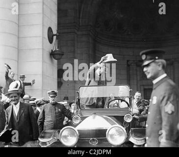 Teddy Roosevelt arrivant en voiture à la gare Union, DC Banque D'Images