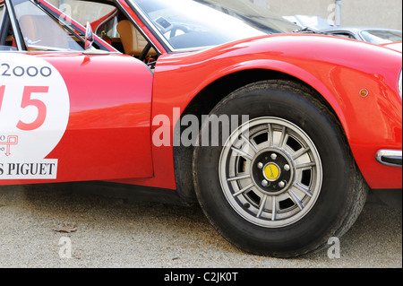 Stock photo d'un 1971 Ferrari Dino 246 GT dans le tour auto optic 2000 en 2011. Banque D'Images