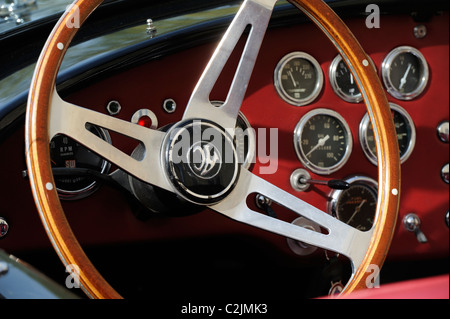 Stock photo d'un 1965 AC Cobra dans le tour auto optic 2000 en 2011. Banque D'Images