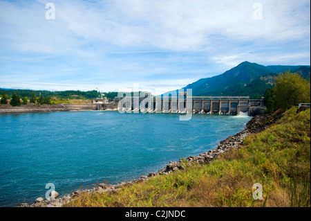 Barrage de Bonneville, à l'est de Portland, Oregon dans la Columbia River Gorge, Oregon, USA Banque D'Images