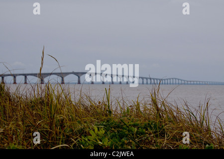 Le Pont de la Confédération, le Canada est le plus long pont du monde sur les eaux couvertes de glace. Banque D'Images