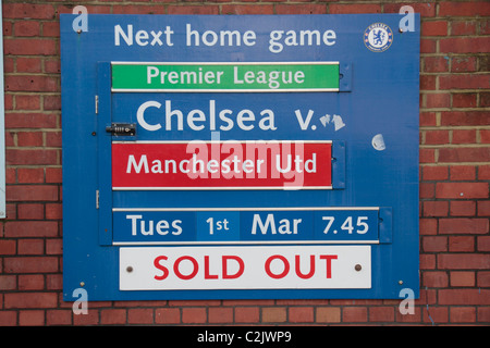 Nest accueil jeu panneau à l'entrée de stade de Stamford Bridge, le stade du Chelsea Football Club, à l'ouest de Londres, en Angleterre. Banque D'Images