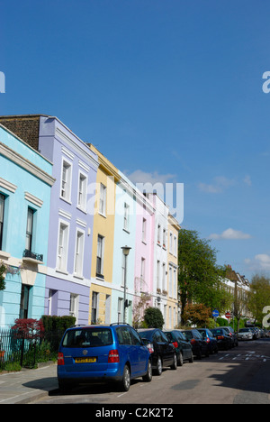 Maisons colorées à Falkland Road, NW5 Kentish Town, Londres, Angleterre Banque D'Images