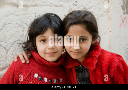 Tartous Tartous Syrie jeune petit garçon fille arabe arabe syrienne Syrie Banque D'Images