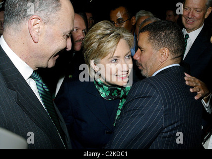 Chuck Schumer, Hillary Clinton, David A. Paterson Le lieutenant-gouverneur. David A. Paterson est assermenté à titre de gouverneur de New York à l'État Banque D'Images