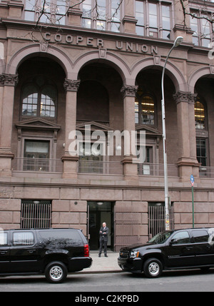 Cooper Union Le candidat démocrate Barack Obama au départ de Cooper Union après avoir donné un discours New York City, USA - Banque D'Images