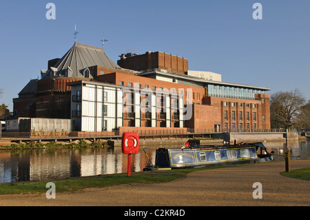 Le nouveau Royal Shakespeare Theatre et la rivière Avon, Stratford-upon-Avon, Warwickshire, England, UK Banque D'Images