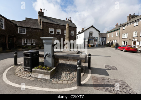 La place du village, Cartmel, Grange-over-Sands, Cumbria, England, UK. Banque D'Images