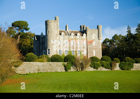 Le château baronnial écossais à Castlewellan Forest Park, comté de Down, Irlande du Nord. Banque D'Images