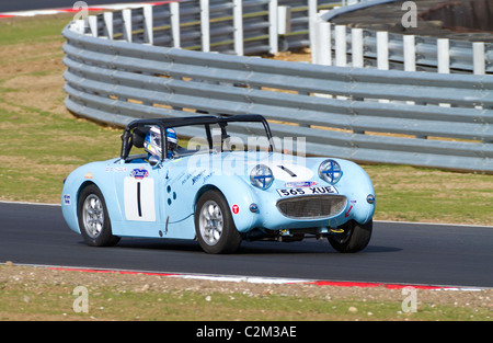 1959 Austin Healey Sprite Frogeye durant la SCLC Swinging Sixties Series de Snetterton, Norfolk, Royaume-Uni. Banque D'Images