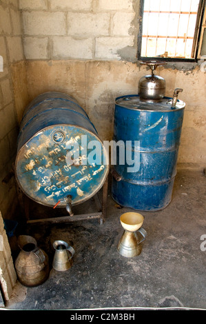 Désert de Syrie Badiyat al Sham moutons Bédouins de la culture agricole des villages bédouins homme femme République Moyen-orient Banque D'Images