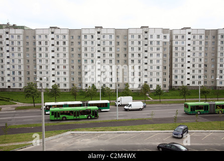 Bloc d'appartements dans un quartier résidentiel, Minsk, Bélarus Banque D'Images