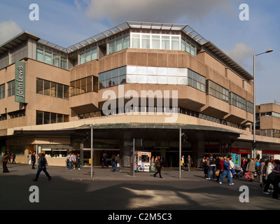 Entrée du Centre Victoria shopping centre à Nottingham en Angleterre qui a ouvert ses portes en 1972 Banque D'Images