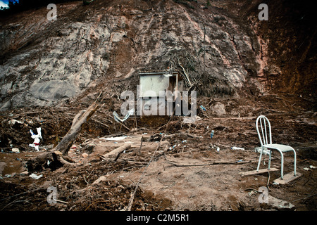 Janvier 2011 Nova Friburgo inondations, l'État de Rio de Janeiro, Brésil Condominio do Lago à Conquista trimestre coulée de ruines Banque D'Images