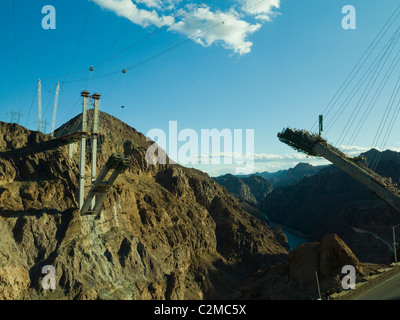 Vue montrant la construction du nouveau pont de Hoover Dam côté Nevada Banque D'Images