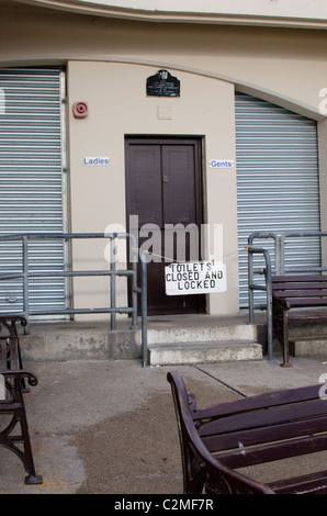 Les commodités offertes par l'établissement public mention fermé, Bridlington, East Riding of Yorkshire, Angleterre, Royaume-Uni Banque D'Images