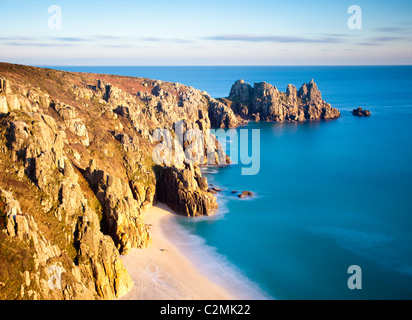 Treen falaises et Treryn Dinas pointe, Cornwall England UK Banque D'Images