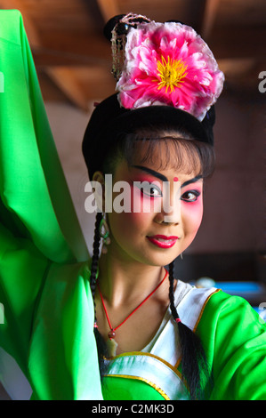 La chanteuse d'opéra. No.88 ZhaiJi (comté) Zheijiang. Chine Banque D'Images