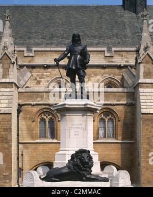 Statue d'Oliver Cromwell, Westminster, Londres. Banque D'Images