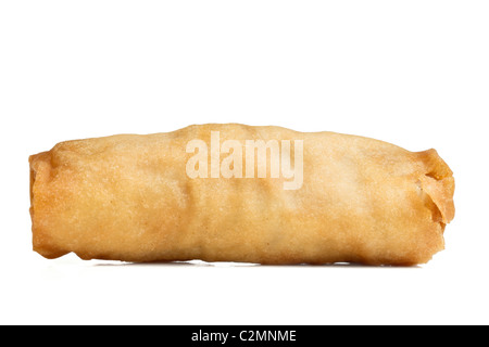 Rouleau de printemps également connu sous le nom de Egg Roll isolé sur blanc. Banque D'Images